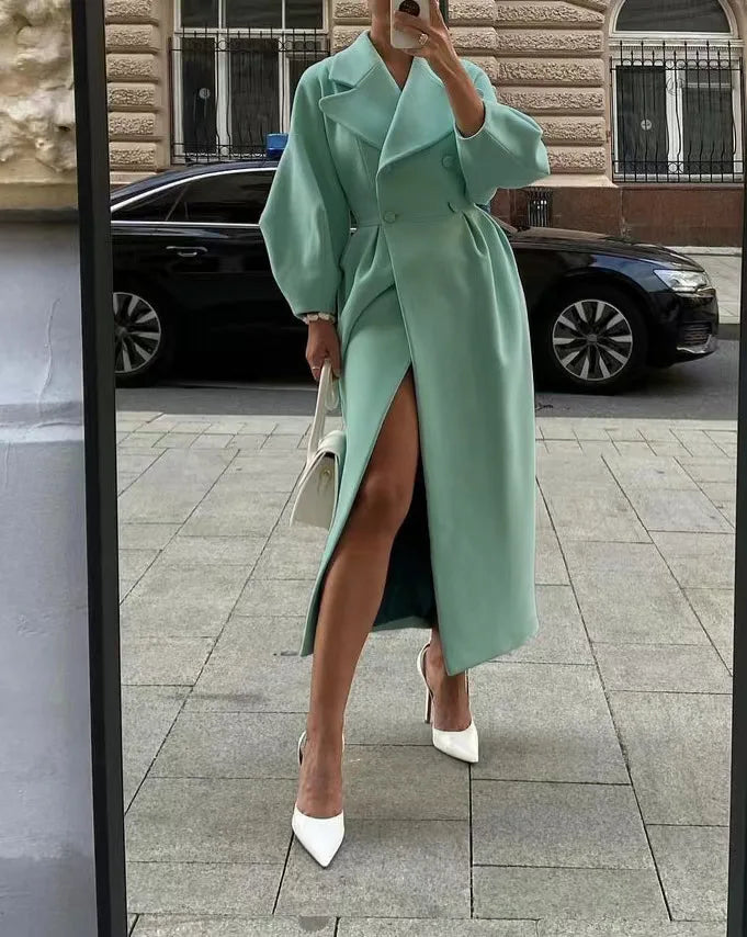 Rihanna - elegante dubbelrijige winterjas